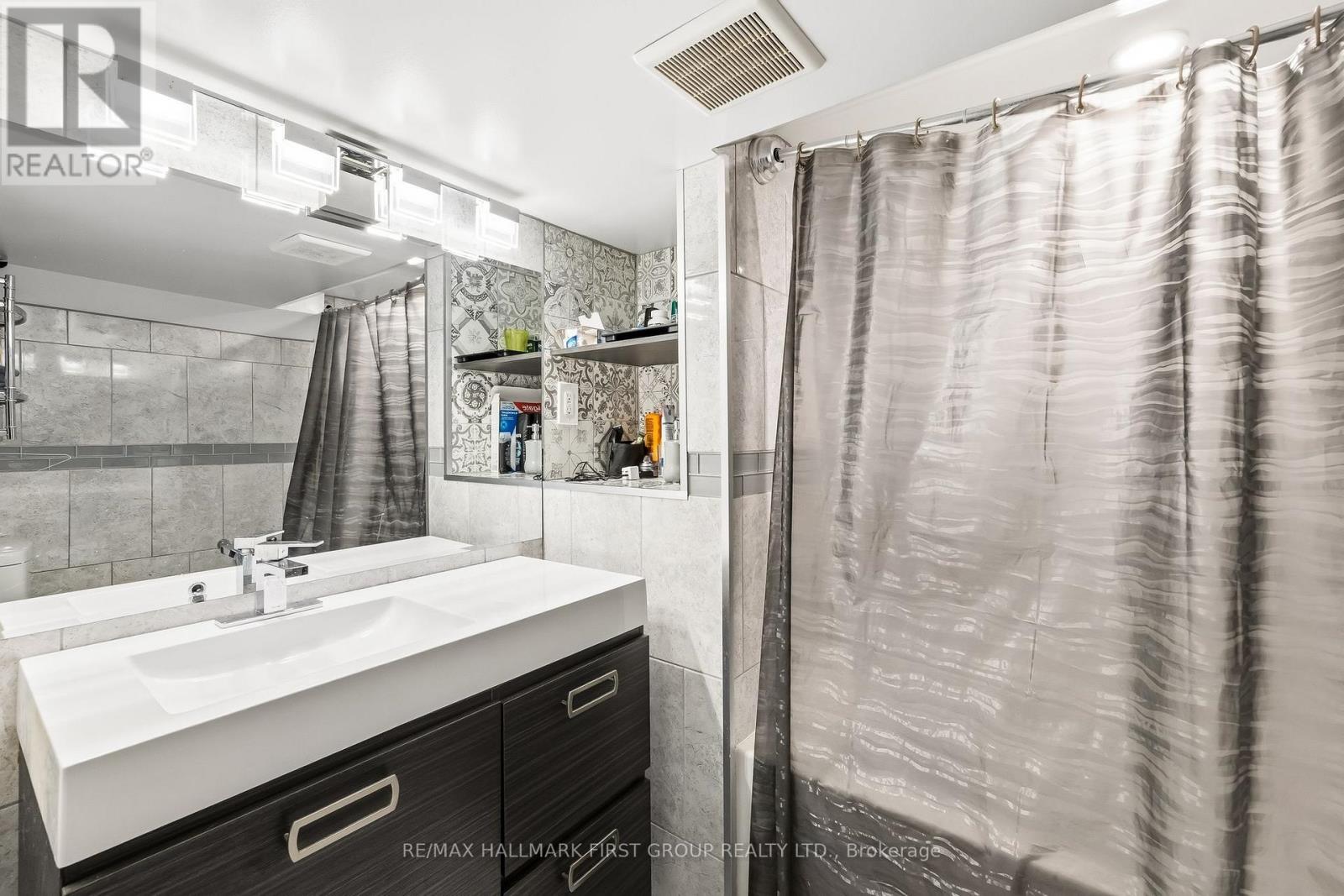 953 Vistula Drive, Pickering (West Shore), Ontario  L1W 2L7 - Photo 38 - E13049892