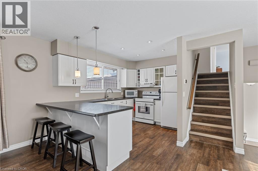 218 Arris Crescent, Mitchell, Ontario  N0K 1N0 - Photo 12 - 40807832