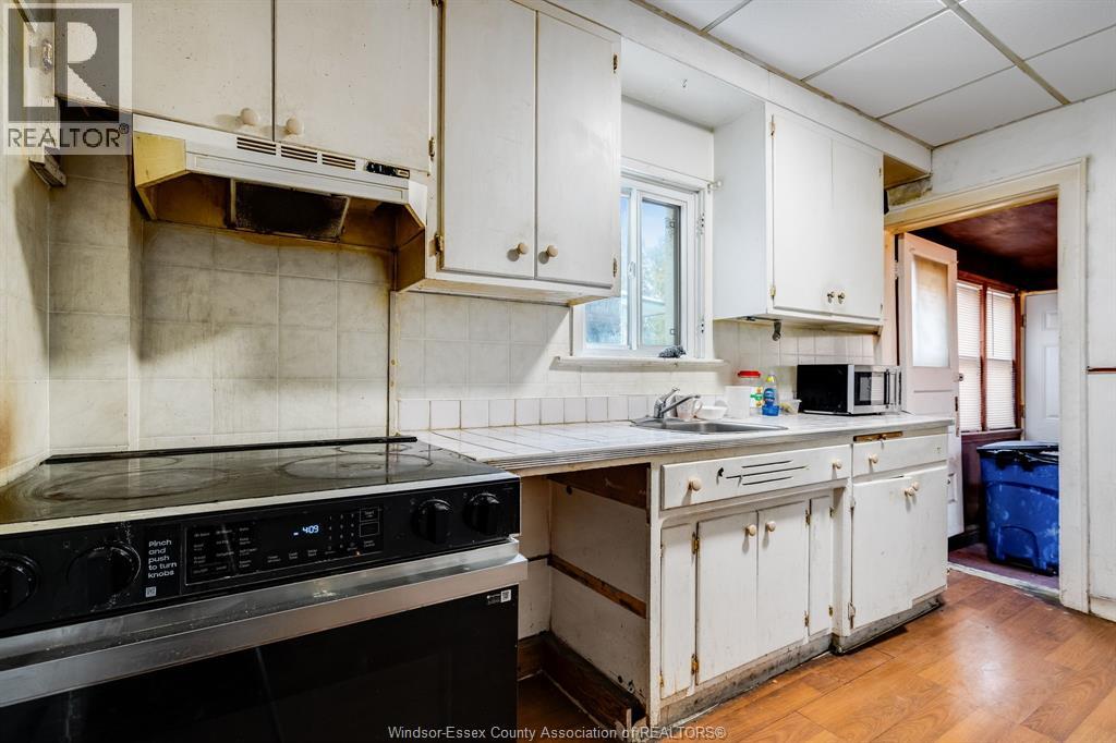 360 Rankin, Windsor, Ontario  N9B 2R7 - Photo 7 - 26003242