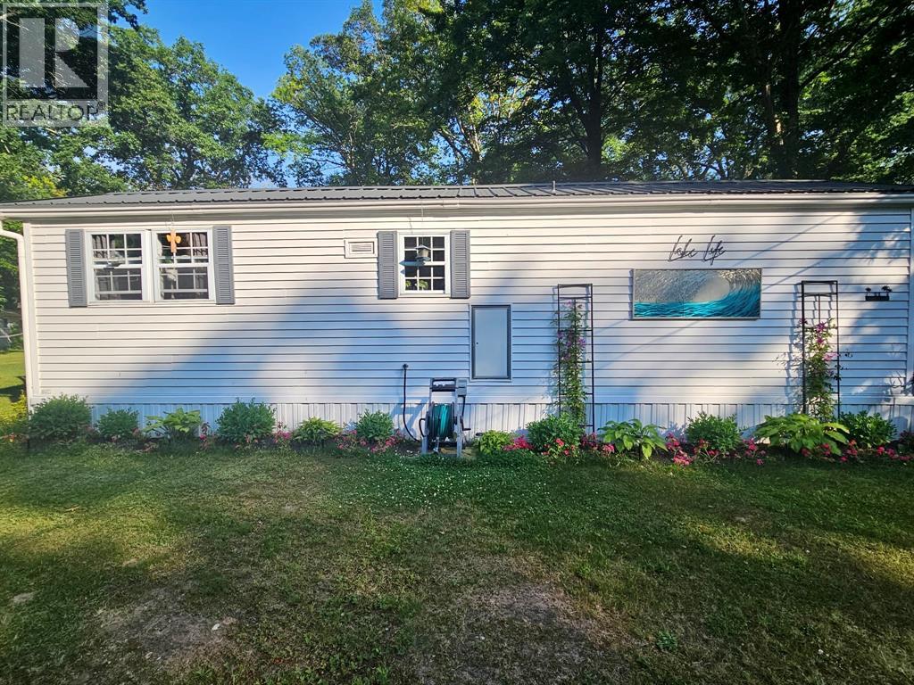 9951 Northville Crescent Unit# 11, Lambton Shores, Ontario  N0M 2N0 - Photo 6 - 26001682