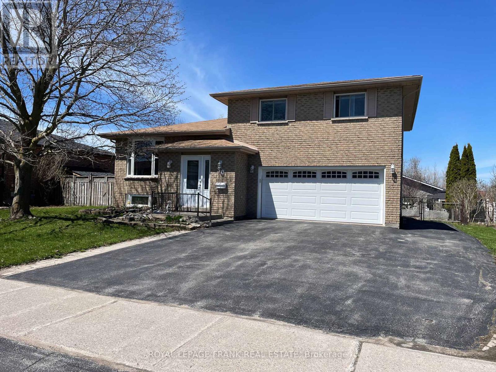 30 ANDREW DRIVE, Kawartha Lakes (Lindsay)