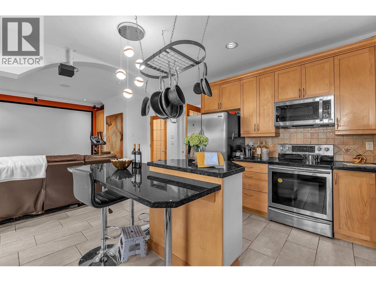 786 W 17th Street, North Vancouver, British Columbia  V7P 3S9 - Photo 11 - R3116194