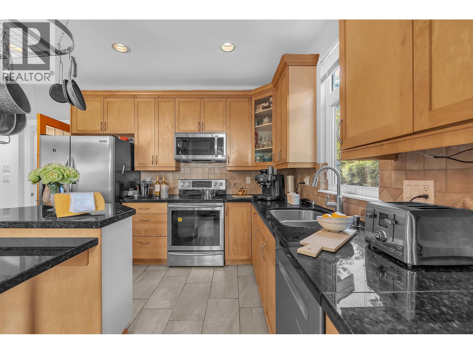 786 W 17th Street, North Vancouver, British Columbia  V7P 3S9 - Photo 12 - R3116194