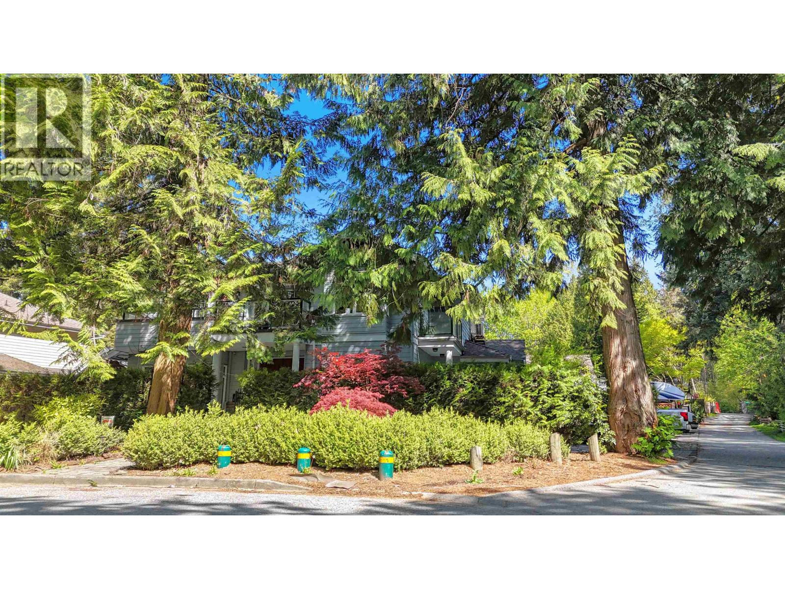 786 W 17th Street, North Vancouver, British Columbia  V7P 3S9 - Photo 37 - R3116194