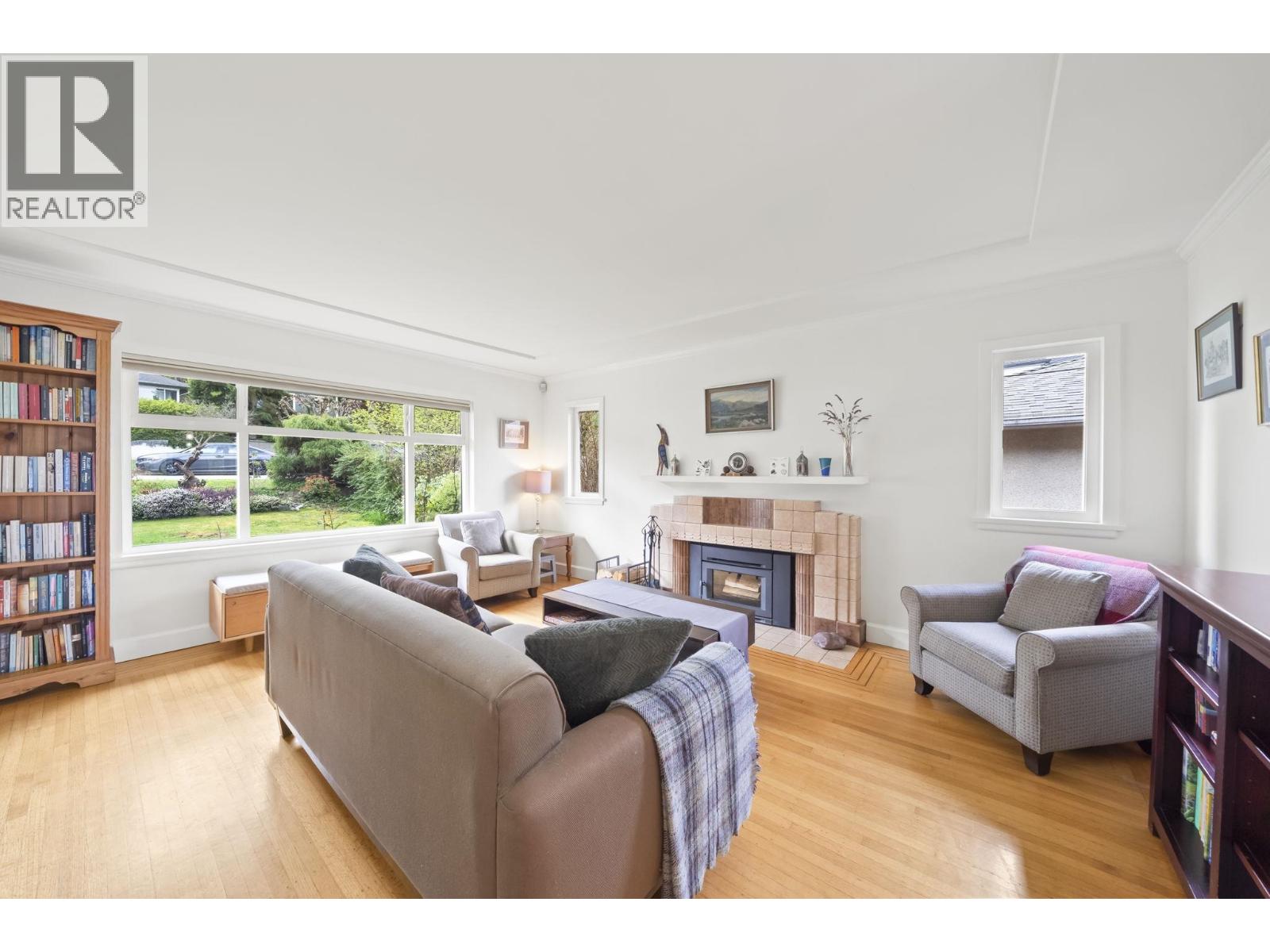 3765 Edinburgh Street, Burnaby, British Columbia  V5C 1R4 - Photo 5 - R3116199