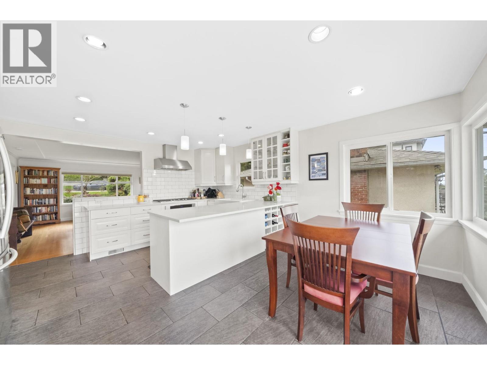 3765 Edinburgh Street, Burnaby, British Columbia  V5C 1R4 - Photo 9 - R3116199