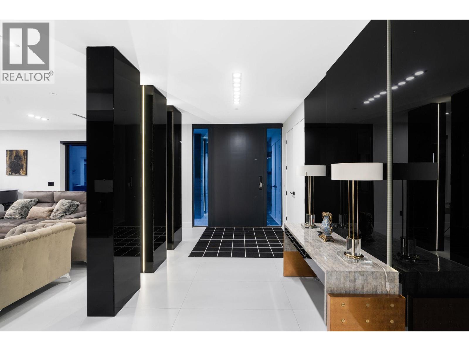 1110 Hillside Road, West Vancouver, British Columbia  V7S 2G2 - Photo 2 - R3116221