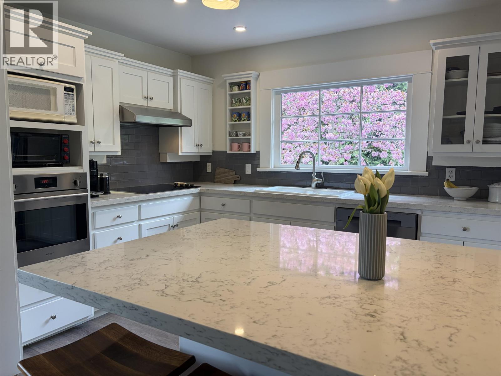 3039 St. Georges Avenue, North Vancouver, British Columbia  V7N 1V1 - Photo 11 - R3116228