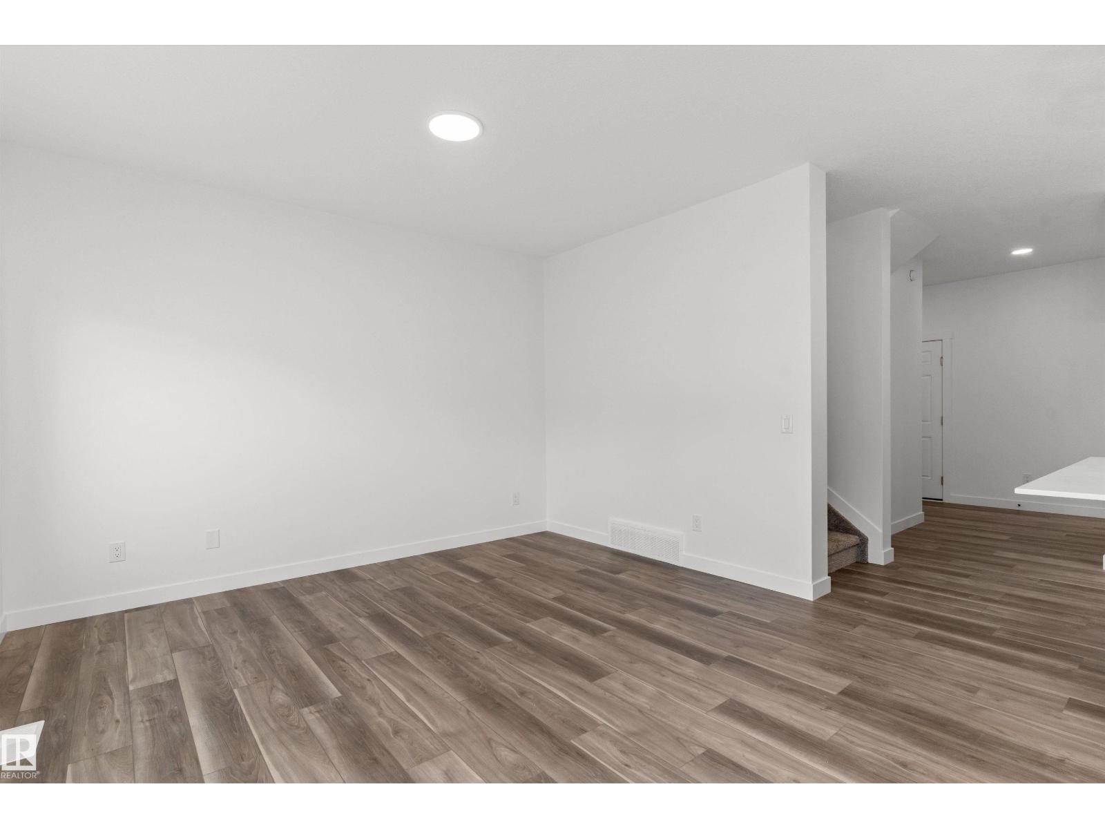 928 18 Av NW, Edmonton, Alberta  T6T 2X4 - Photo 9 - E4473725