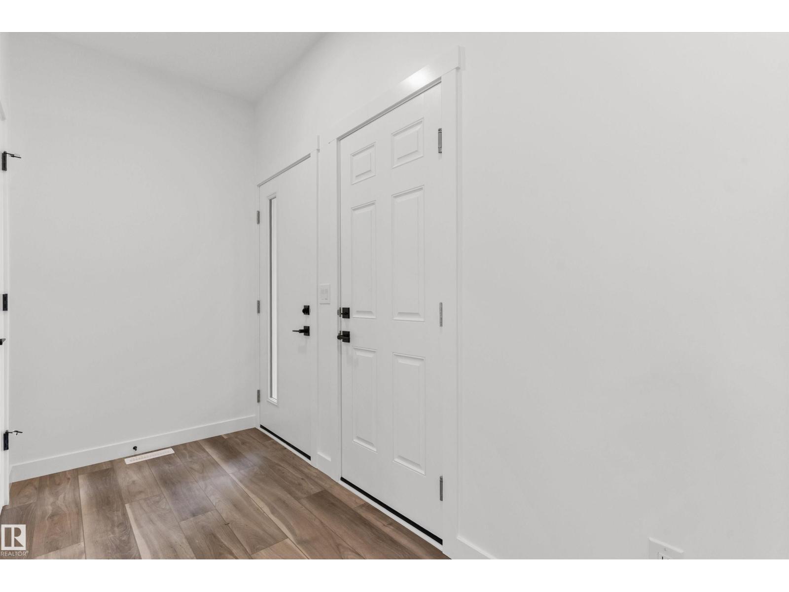 928 18 Av NW, Edmonton, Alberta  T6T 2X4 - Photo 3 - E4473725