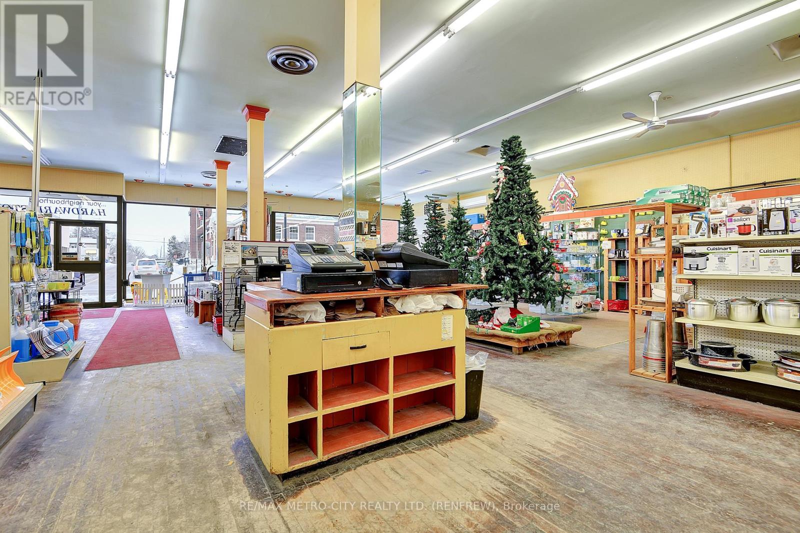 150 Raglan Street S, Renfrew, Ontario  K7V 1R1 - Photo 18 - X12270743