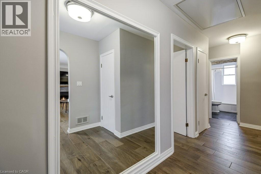 34 Oakley Court, Ancaster, Ontario  L9G 1T5 - Photo 4 - 40811794