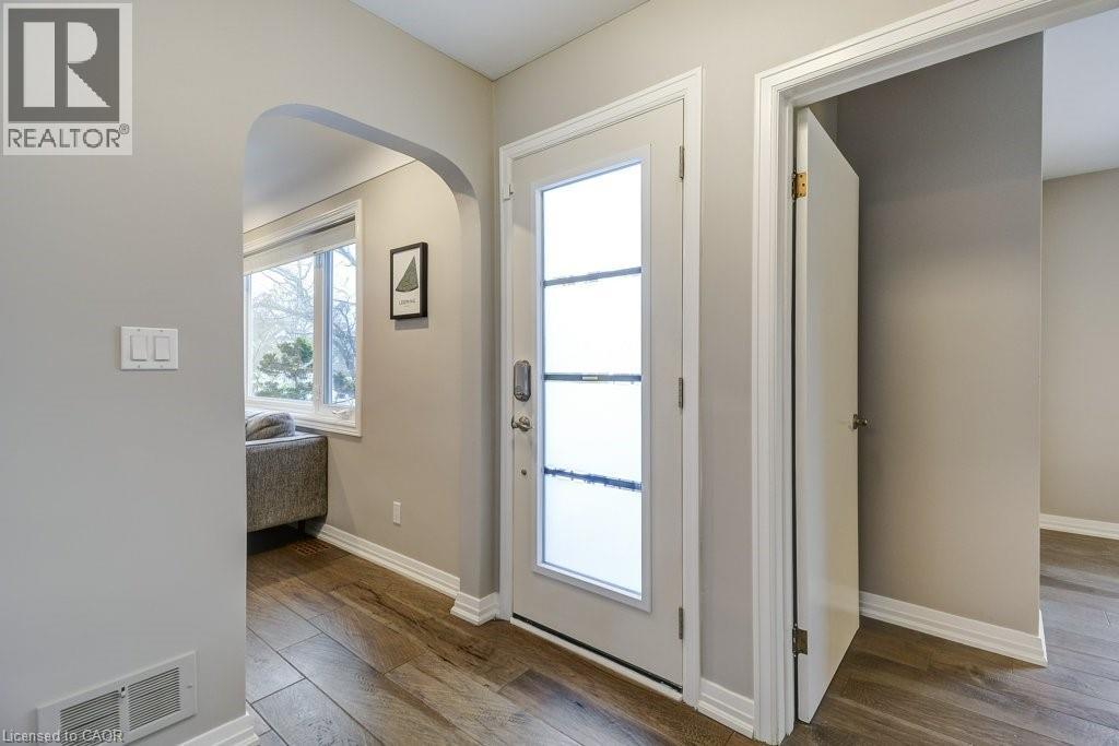 34 Oakley Court, Ancaster, Ontario  L9G 1T5 - Photo 5 - 40811794