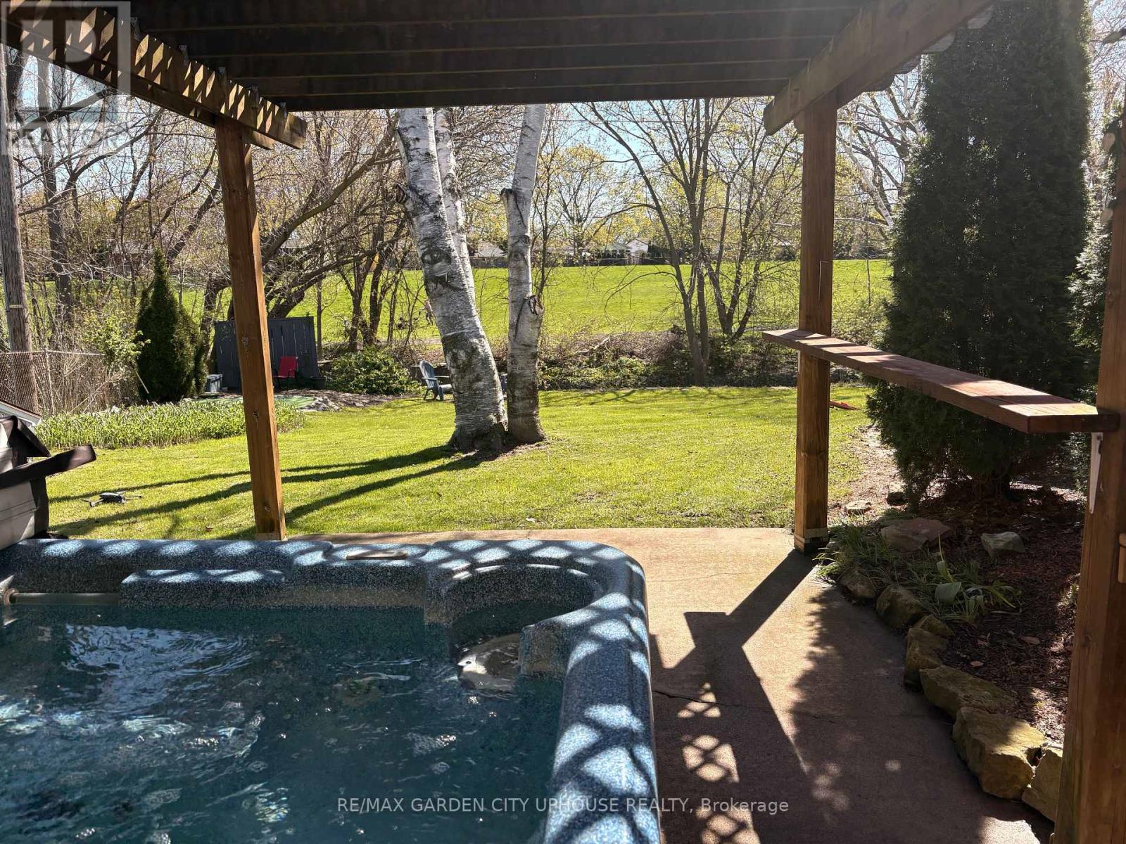 46 Strathcona Drive, St. Catharines, Ontario  L2M 2B1 - Photo 23 - X12967126