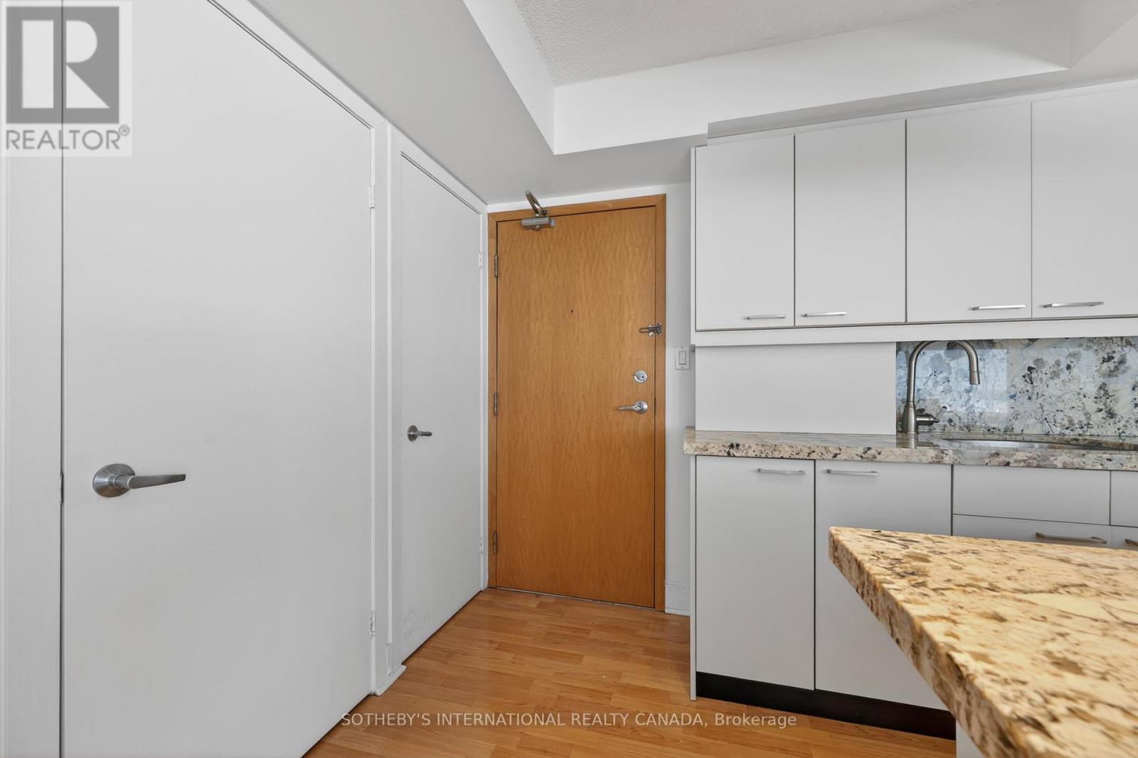 809 - 550 Queens Quay W, Toronto (Waterfront Communities), Ontario  M5V 3M8 - Photo 2 - C13049844