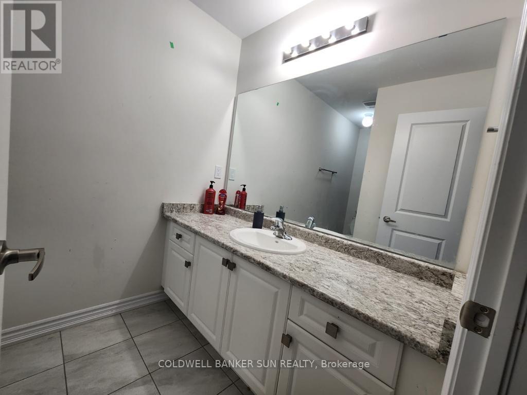 62 Swordfish Drive, Whitby, Ontario  L1P 1Y5 - Photo 5 - E13049854