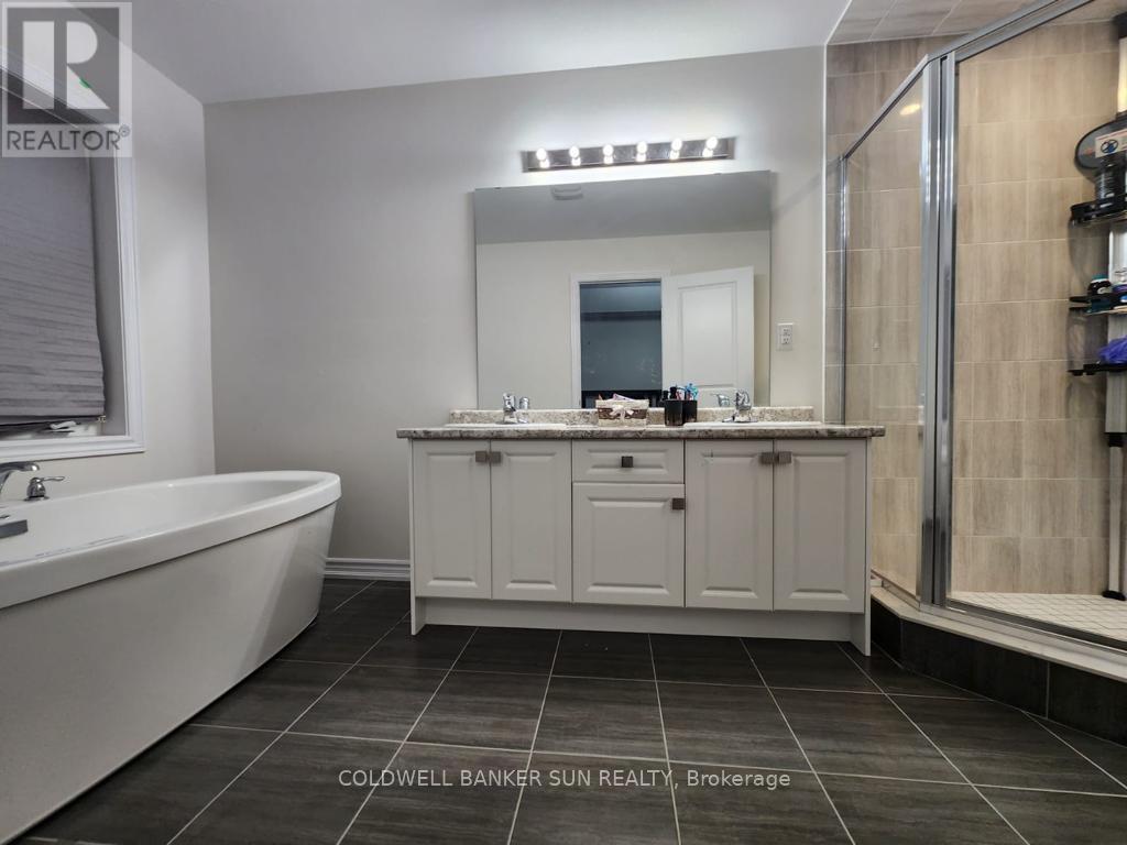 62 Swordfish Drive, Whitby, Ontario  L1P 1Y5 - Photo 7 - E13049854