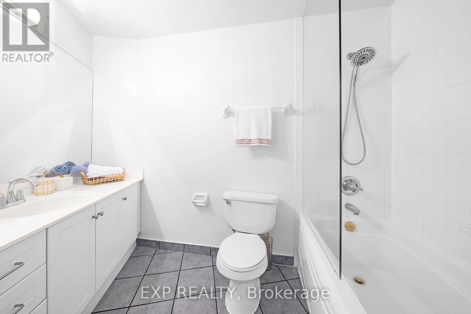 1007 - 115 Richmond Street E, Toronto, Ontario  M5C 3H6 - Photo 7 - C13005998