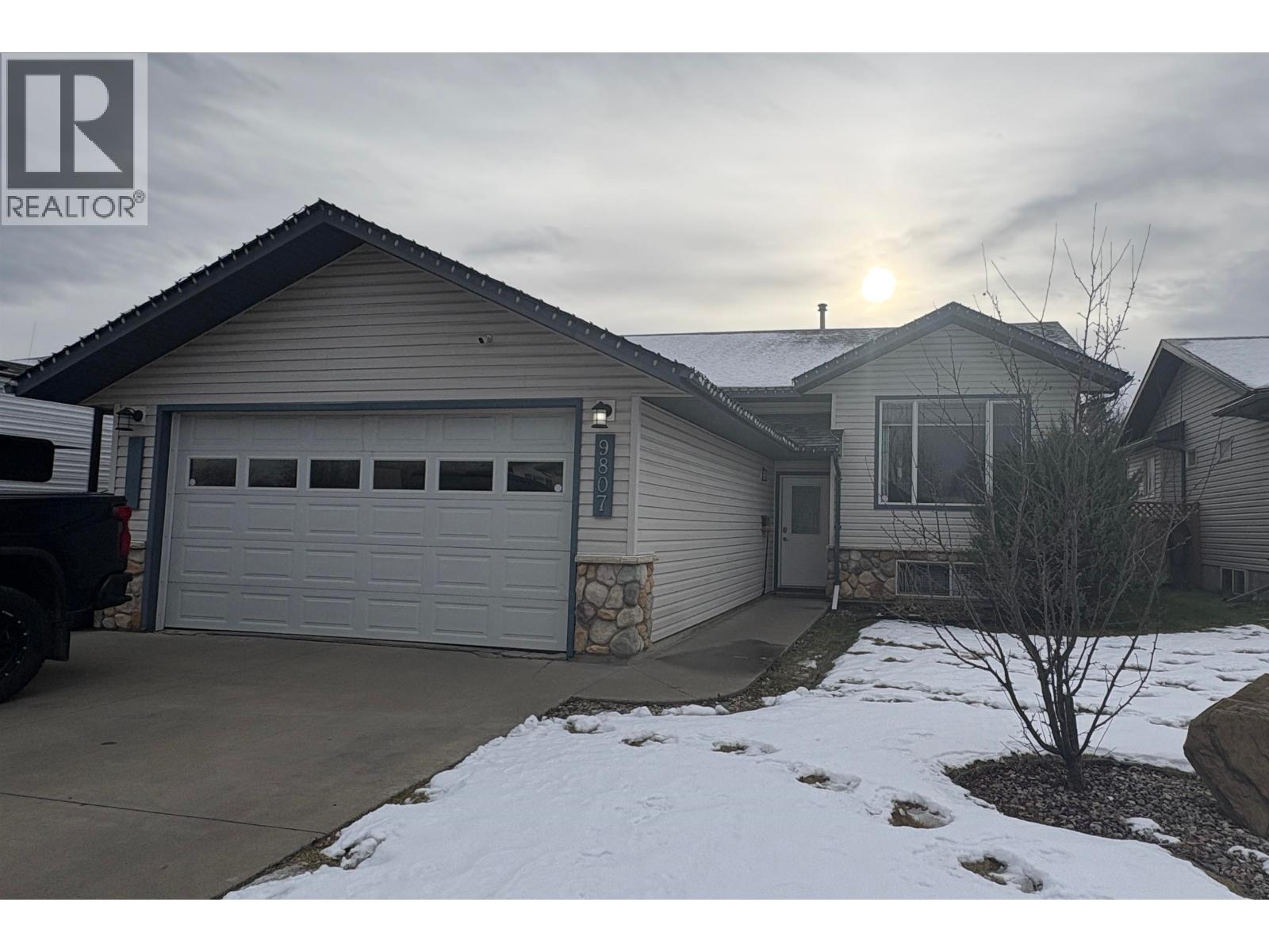 9807 114a Avenue, Fort St. John, British Columbia  V1J 7B7 - Photo 1 - R3116264