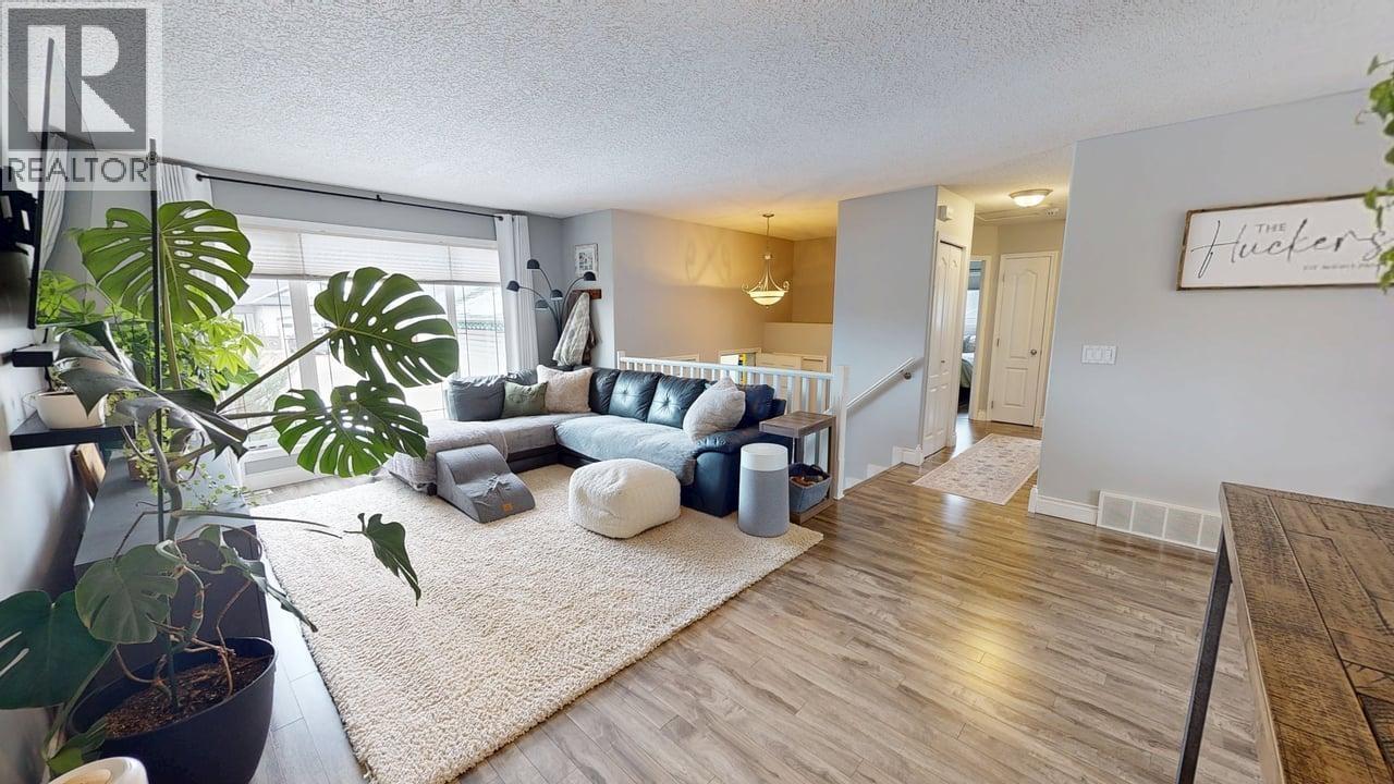 9807 114a Avenue, Fort St. John, British Columbia  V1J 7B7 - Photo 2 - R3116264