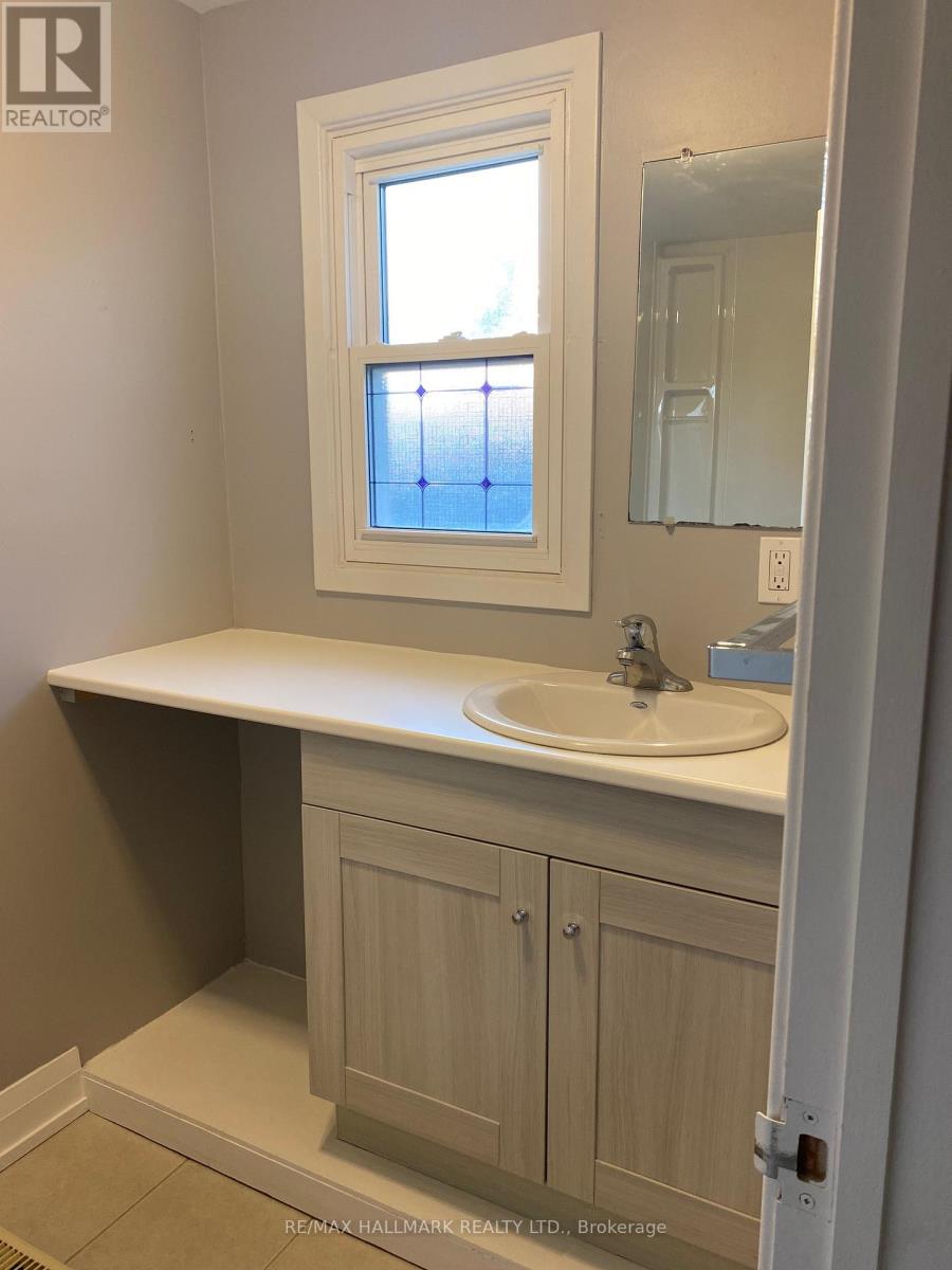 5 Michael Drive, Richmond Hill (North Richvale), Ontario  L4C 5W6 - Photo 14 - N13049880