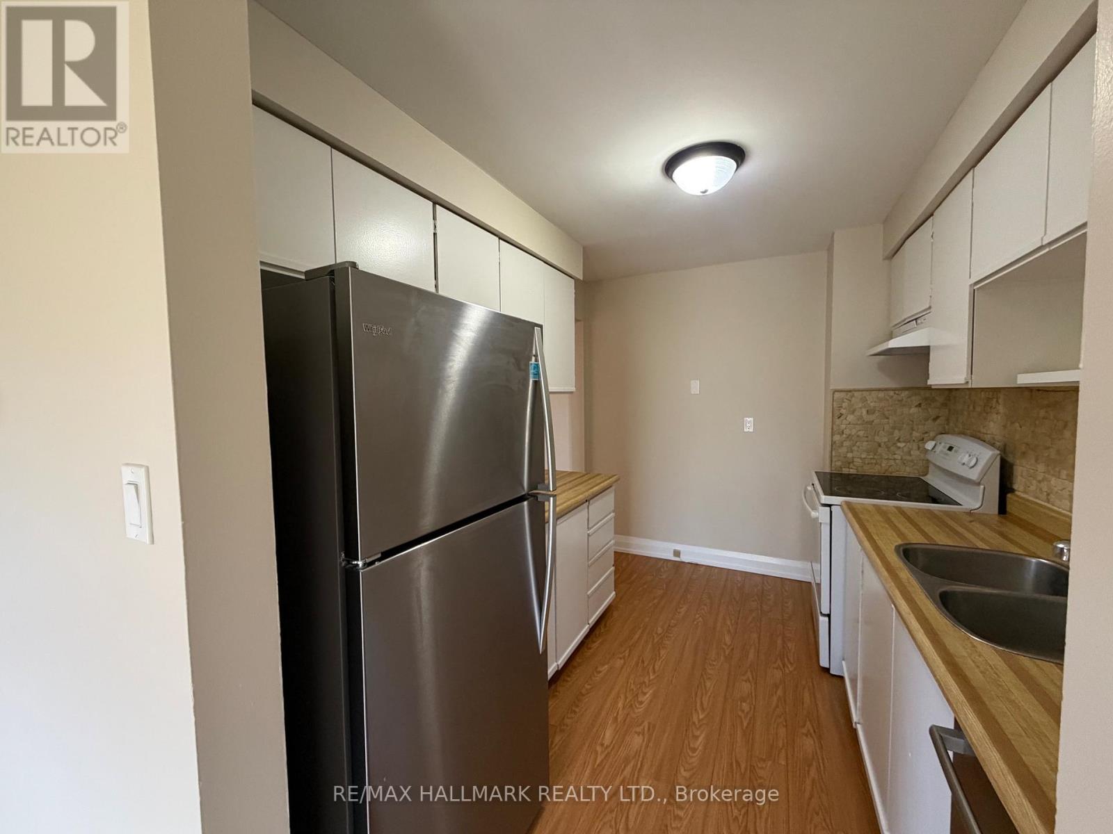 5 Michael Drive, Richmond Hill (North Richvale), Ontario  L4C 5W6 - Photo 7 - N13049880