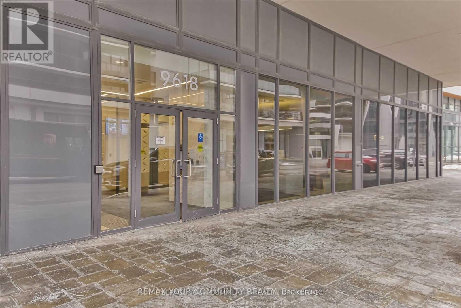 210 - 9618 Yonge Street, Richmond Hill (North Richvale), Ontario  L4C 0X5 - Photo 3 - N13049912