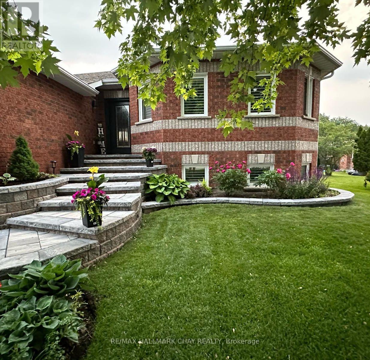 37 Brookfield Crescent, Barrie (Bayshore), Ontario  L4N 9R6 - Photo 2 - S13049898