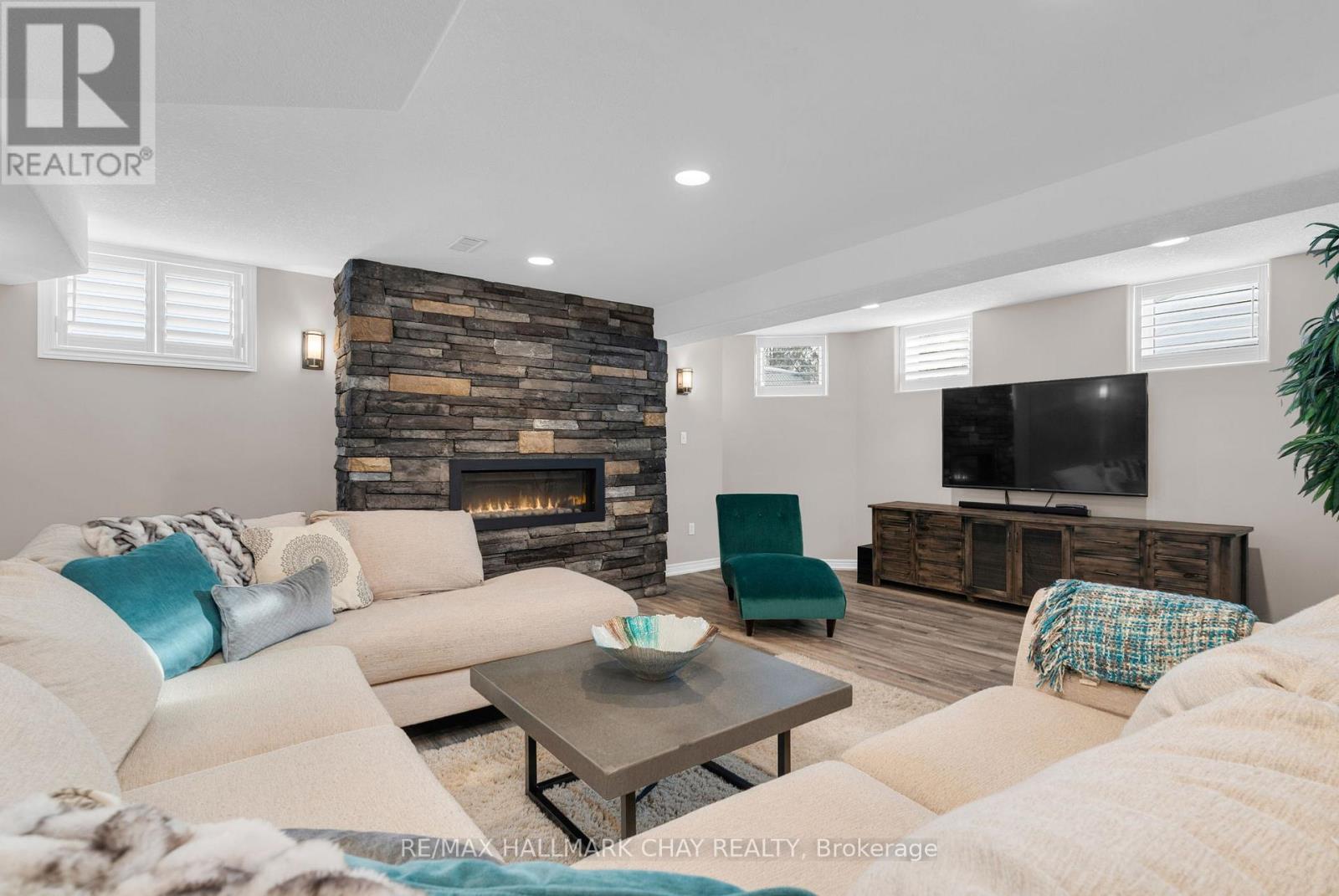 37 Brookfield Crescent, Barrie (Bayshore), Ontario  L4N 9R6 - Photo 22 - S13049898