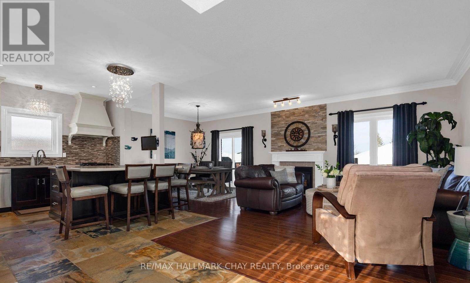 37 Brookfield Crescent, Barrie (Bayshore), Ontario  L4N 9R6 - Photo 5 - S13049898