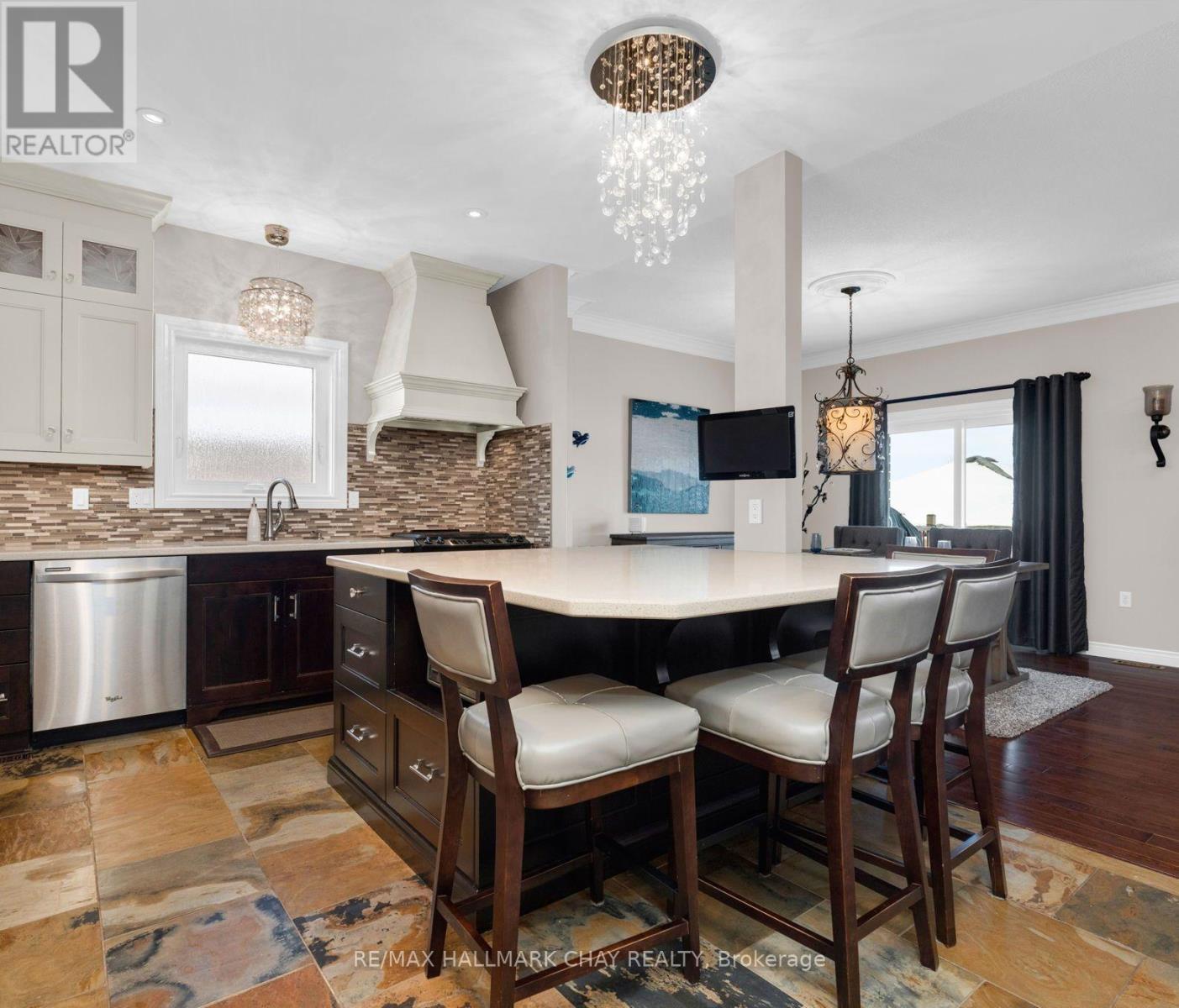 37 Brookfield Crescent, Barrie (Bayshore), Ontario  L4N 9R6 - Photo 7 - S13049898