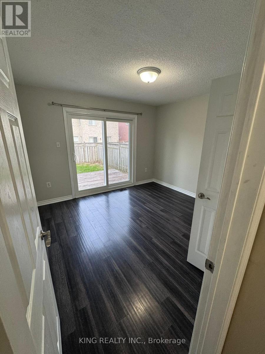 Upper Level - 39 Red Oak Drive, Barrie (Holly), Ontario  L4N 9M3 - Photo 7 - S13049916