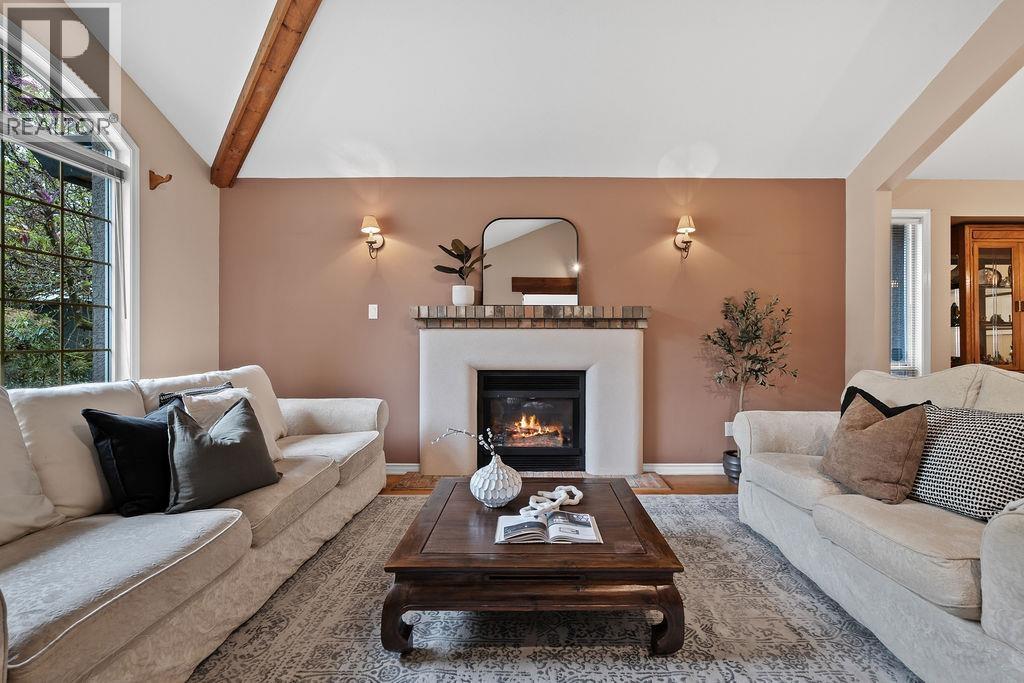 1659 Orkney Place, North Vancouver, British Columbia  V7H 2Z1 - Photo 3 - R3116187