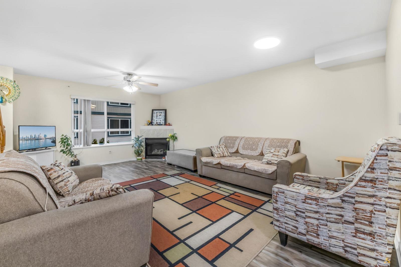 27 12730 66 Avenue, Surrey, British Columbia  V3W 1P3 - Photo 2 - R3114781