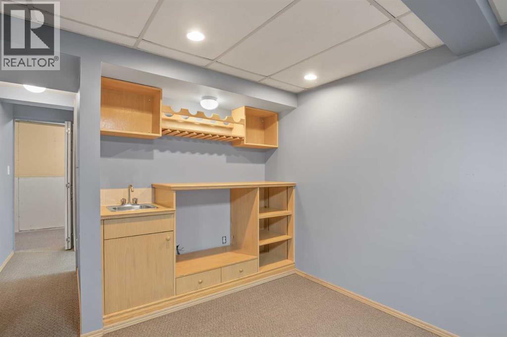 11 Ellenwood Drive, Red Deer, Alberta  T4R 2E3 - Photo 19 - A2302876