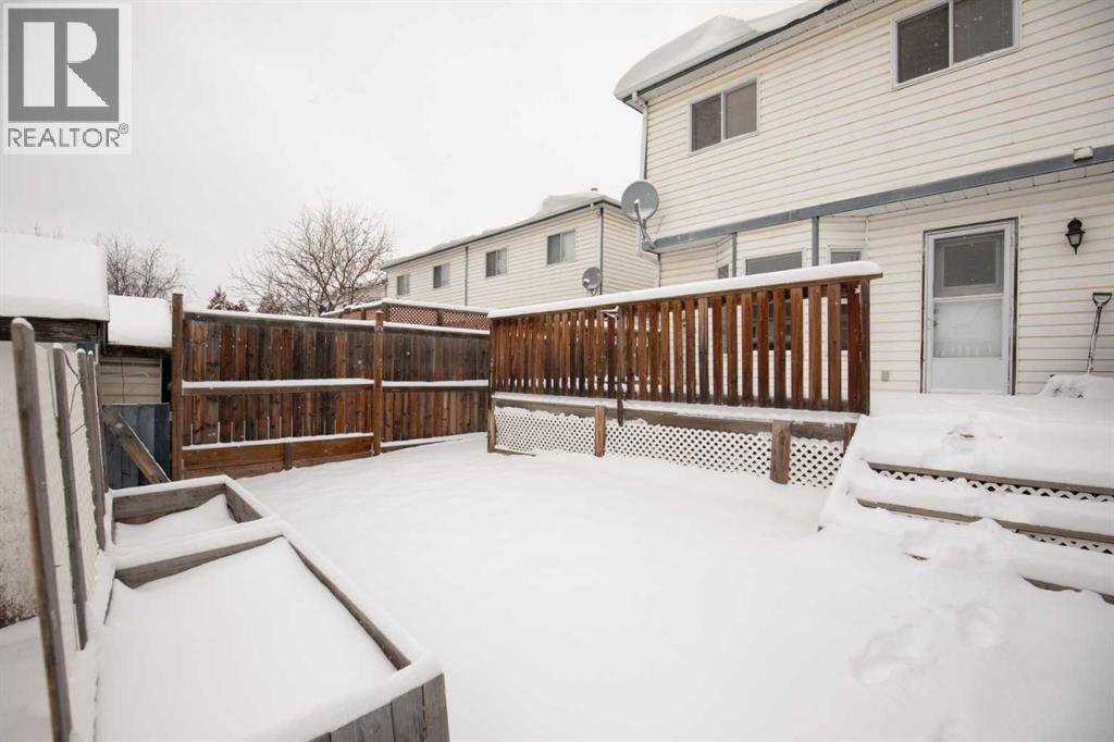 11 Ellenwood Drive, Red Deer, Alberta  T4R 2E3 - Photo 24 - A2302876