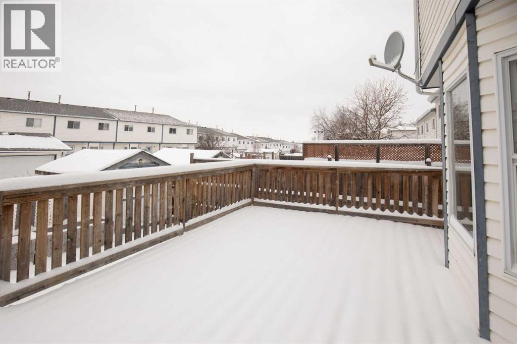 11 Ellenwood Drive, Red Deer, Alberta  T4R 2E3 - Photo 28 - A2302876