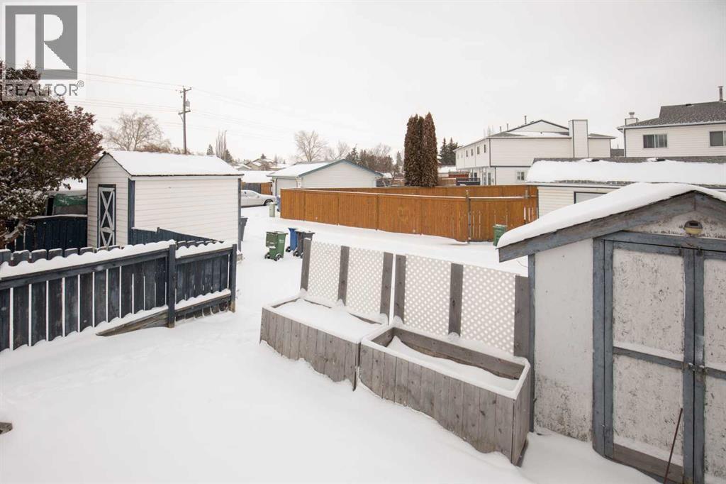 11 Ellenwood Drive, Red Deer, Alberta  T4R 2E3 - Photo 31 - A2302876