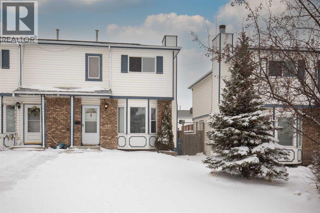 11 Ellenwood Drive, Red Deer, Alberta  T4R 2E3 - Photo 1 - A2302876