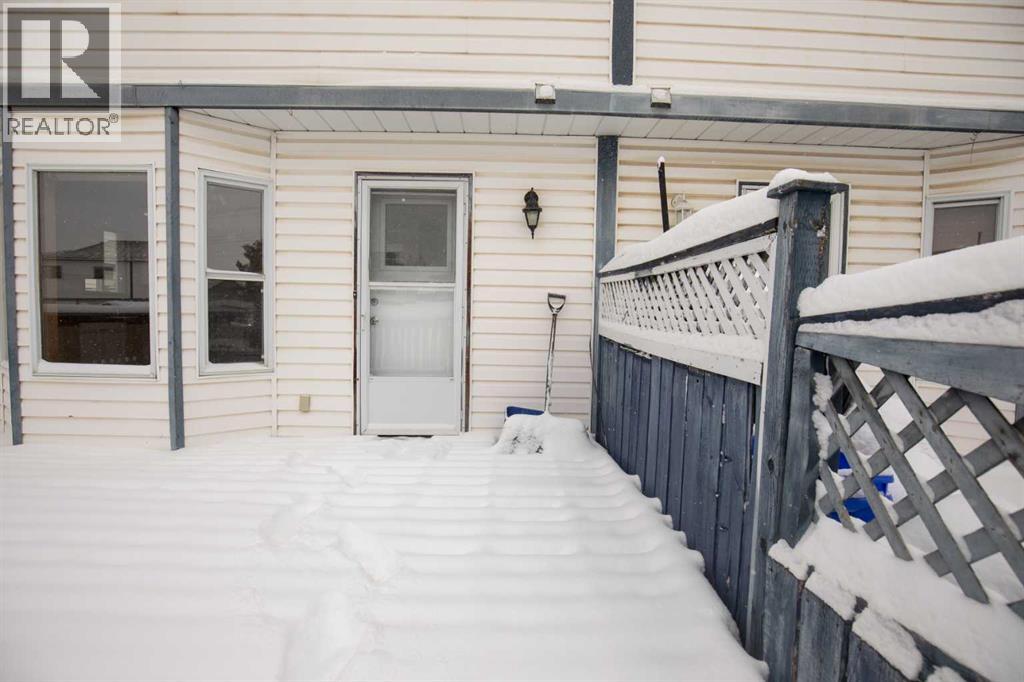 11 Ellenwood Drive, Red Deer, Alberta  T4R 2E3 - Photo 27 - A2302876