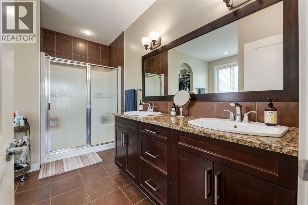 236 Montclair Place, Cochrane Lake, Alberta  T4C 0A8 - Photo 18 - A2285587