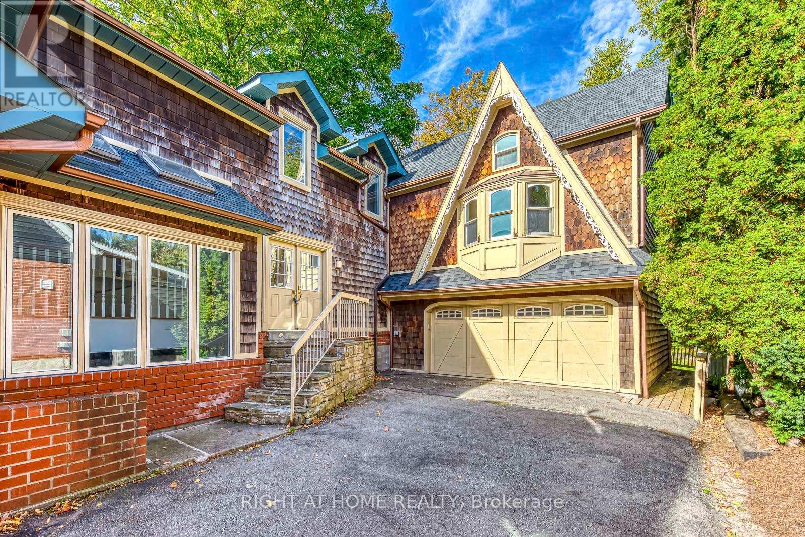 435 Maple Avenue, Oakville (Oo Old Oakville), Ontario  L6J 2J2 - Photo 3 - W13049832