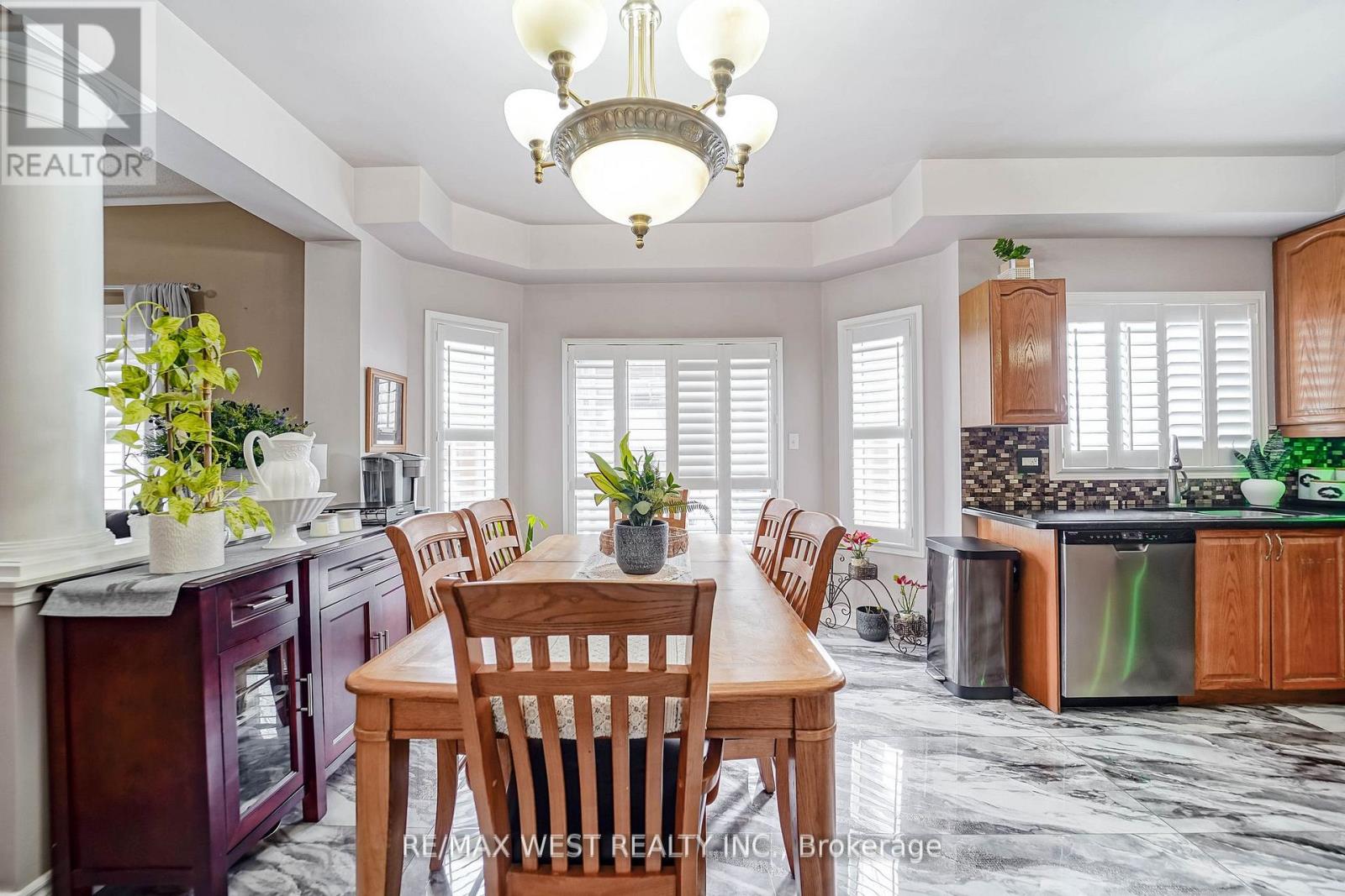 38 Bottlebrush Drive, Brampton, Ontario  L6R 2Z5 - Photo 6 - W13049882