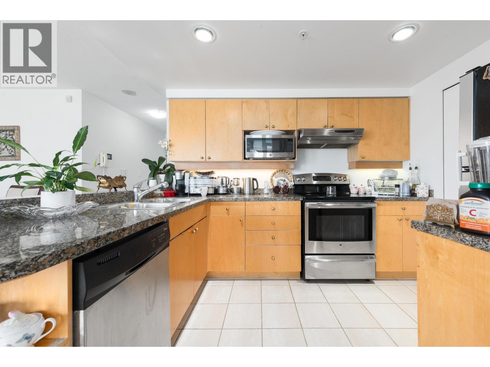 1201 1228 Marinaside Crescent, Vancouver, British Columbia  V6Z 2W4 - Photo 7 - R3116118