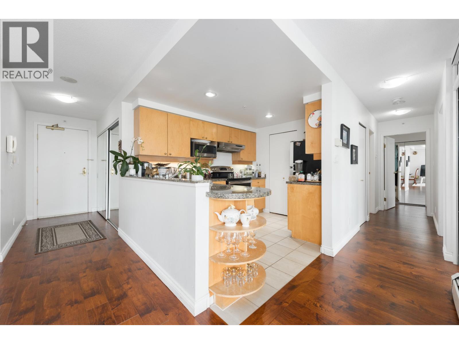 1201 1228 Marinaside Crescent, Vancouver, British Columbia  V6Z 2W4 - Photo 6 - R3116118