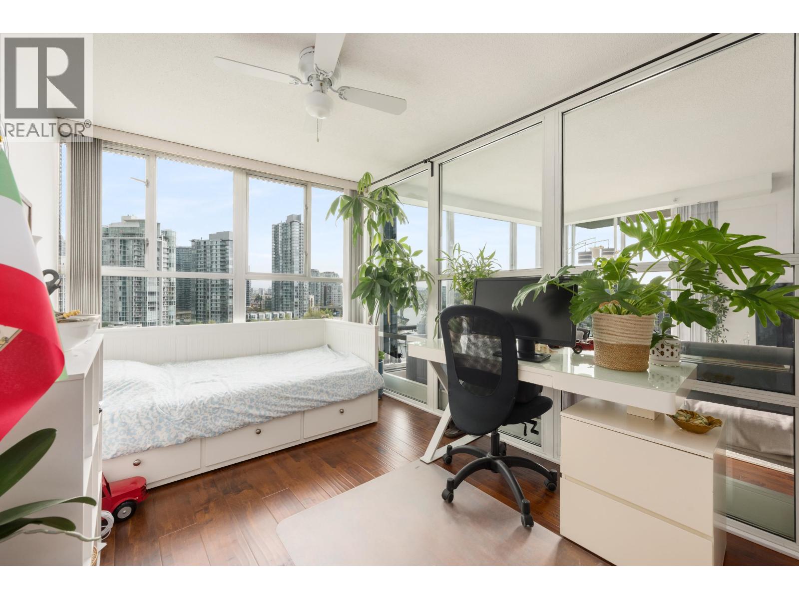 1201 1228 Marinaside Crescent, Vancouver, British Columbia  V6Z 2W4 - Photo 17 - R3116118