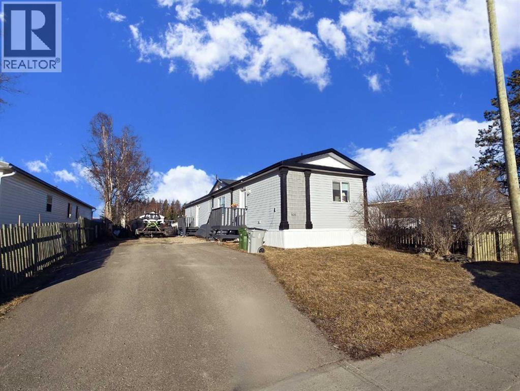 606 52 Street, Edson, Alberta  T7E 1K9 - Photo 1 - A2305656