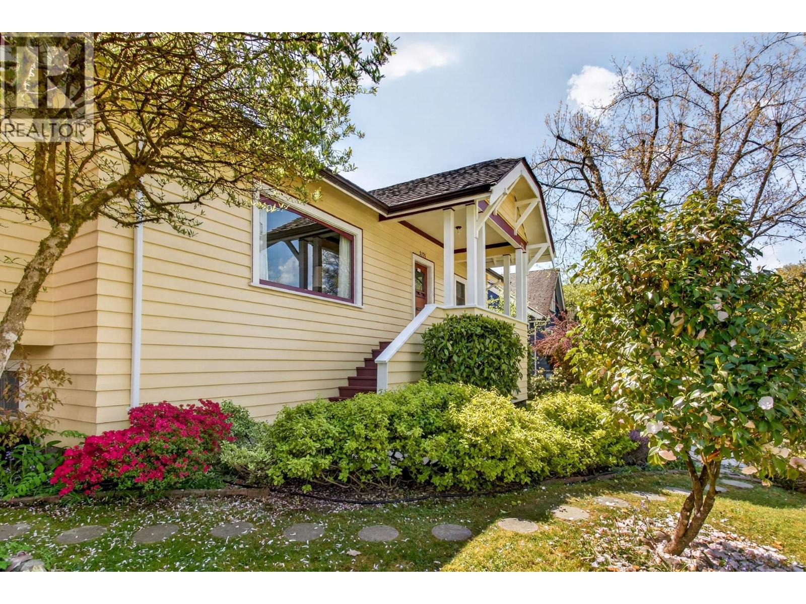 2721 St George Street, Port Moody, British Columbia  V3H 2H1 - Photo 2 - R3116048