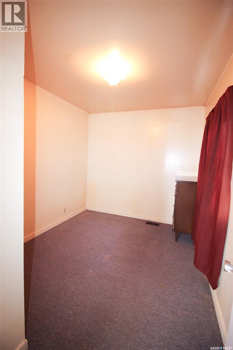 261 2nd Avenue W, Shaunavon, Saskatchewan  S0N 2M0 - Photo 10 - SK034077