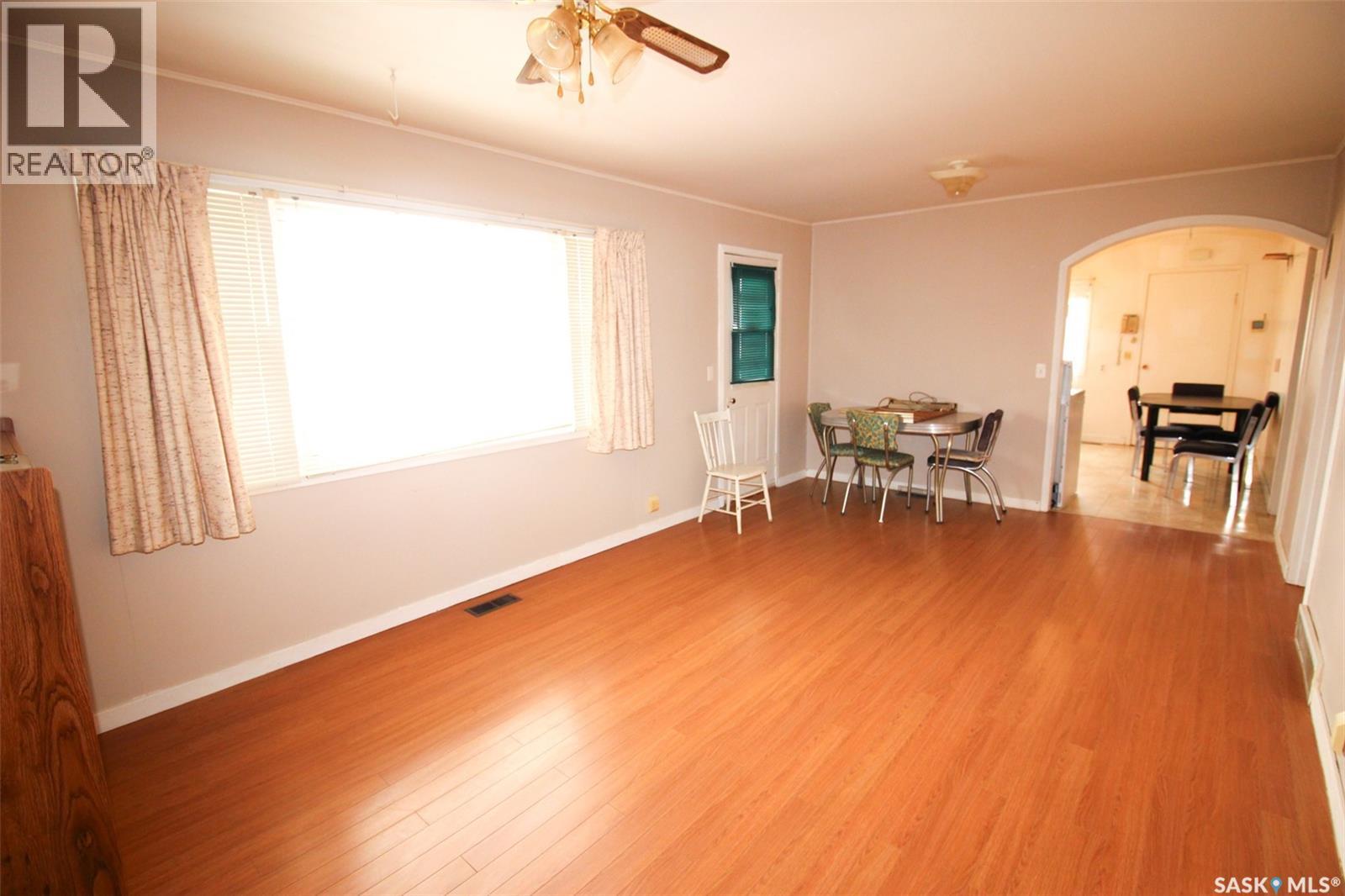 261 2nd Avenue W, Shaunavon, Saskatchewan  S0N 2M0 - Photo 8 - SK034077